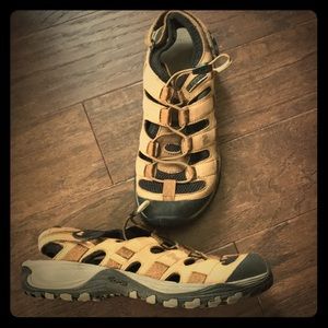 Merrell Sandals  (like new)
